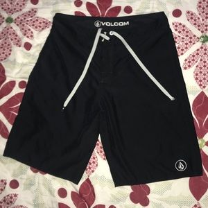 Black Volcom pool shorts 30x20 excellent condition